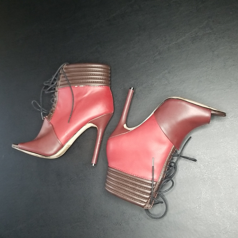 GX by Gen Stefani peeptoe lace up bootie size 7